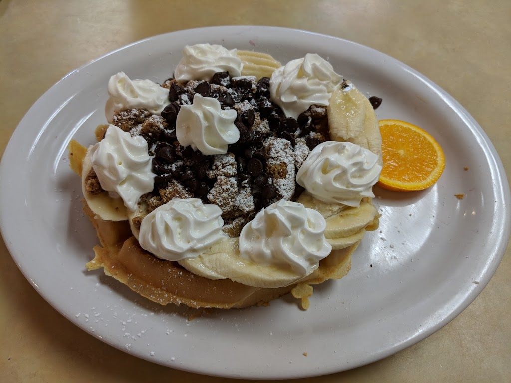 Blue Dolphin Cafe | 5370 Gulf of Mexico Dr #101, Longboat Key, FL 34228, USA | Phone: (941) 383-3787