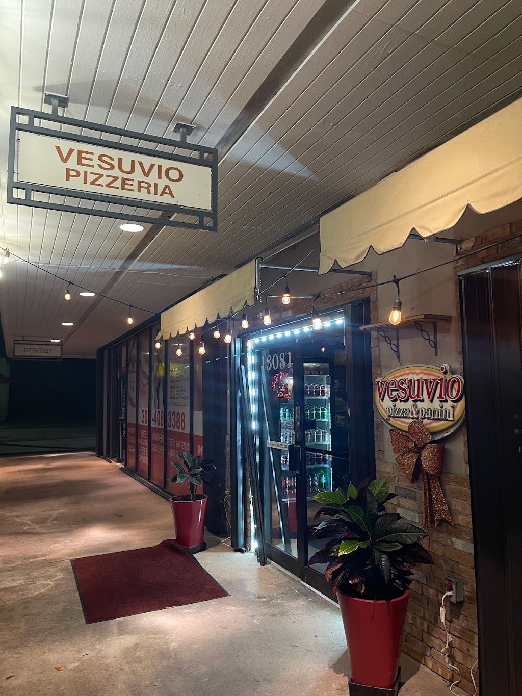 Vesuvio Pizza & Panini | 13081 SW 88th St, Miami, FL 33186, USA | Phone: (305) 385-4441