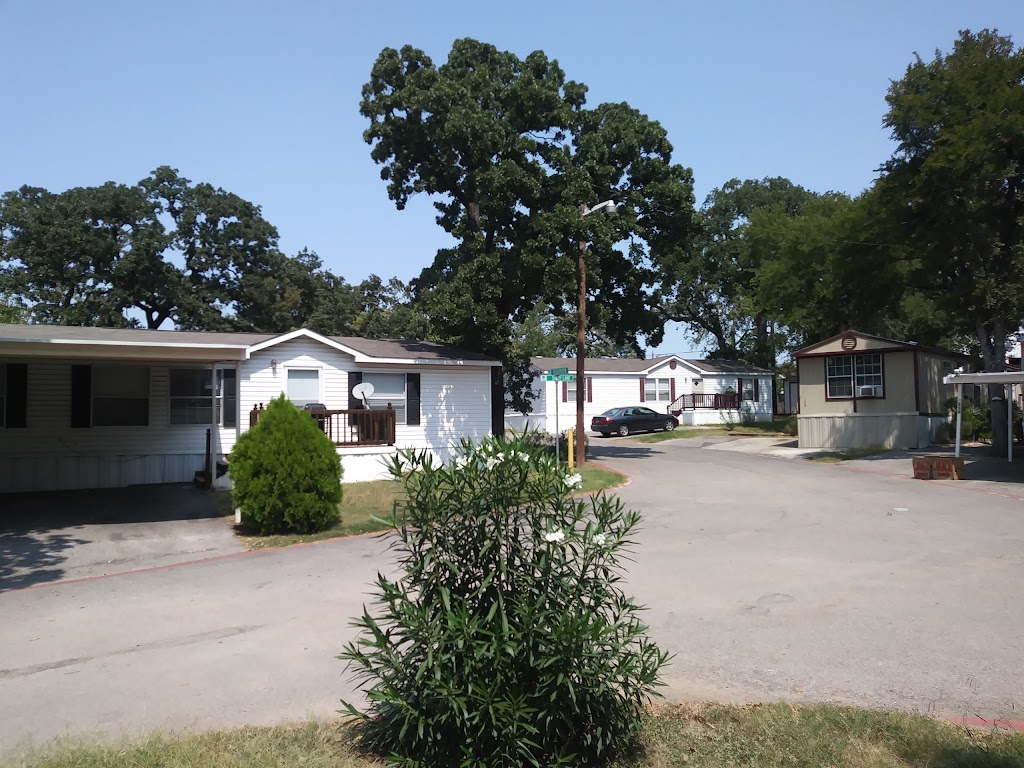 Lake Forest Mobile Home Park | 3519 Lakeside, Irving, TX 75061, USA | Phone: (972) 986-7057