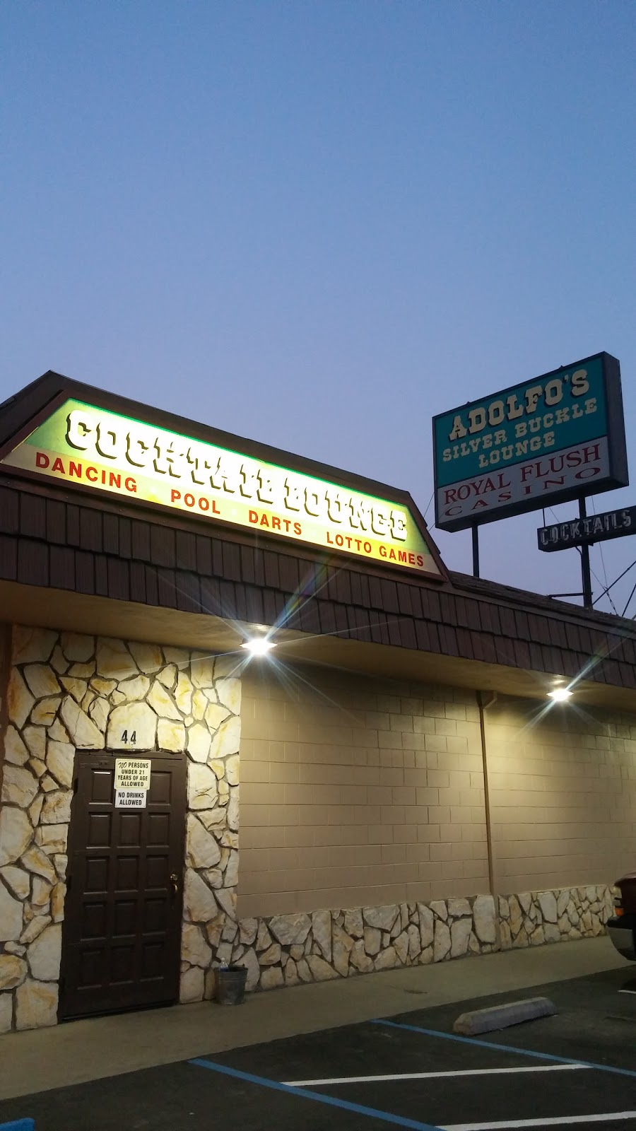 Adolfos Lounge | 44 N 19 1/2 Ave, Lemoore, CA 93245, USA | Phone: (559) 924-5055