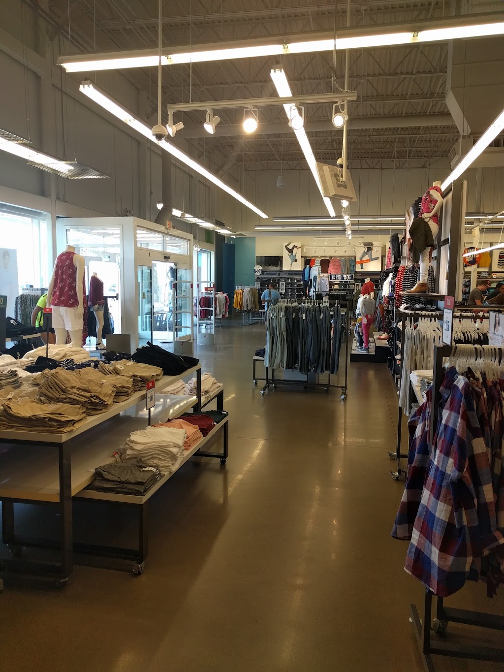 Old Navy | 15600 E Briarwood Cir Unit B-1, Aurora, CO 80016, USA | Phone: (303) 800-1159