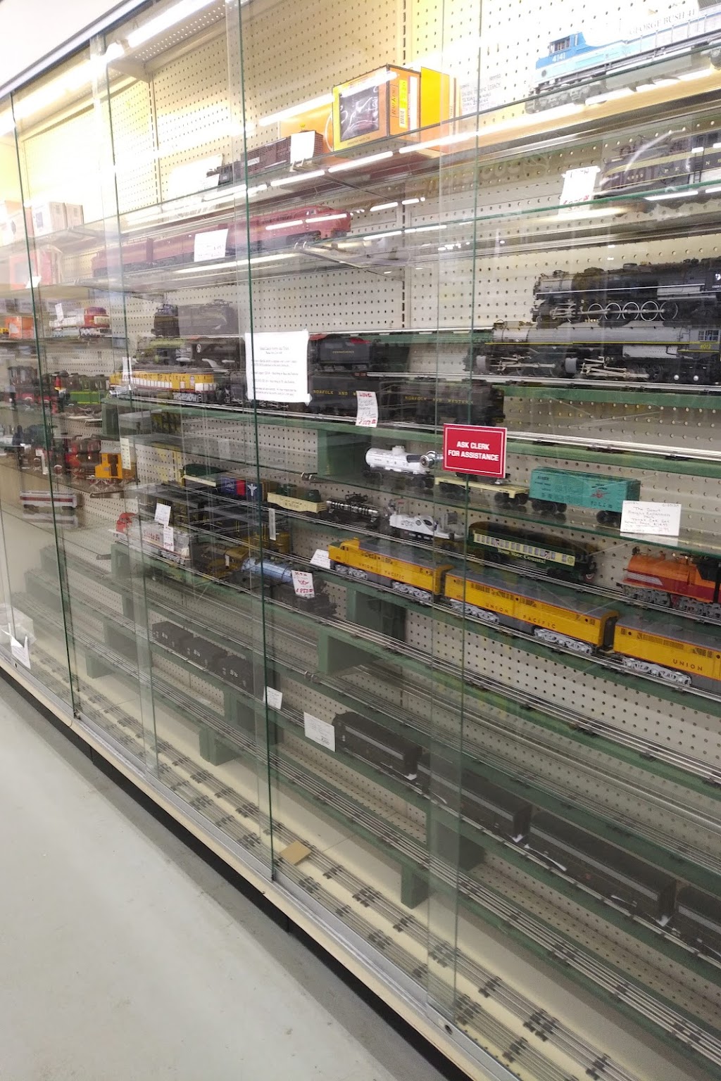 Great Lakes Hobby & Train | 43055 Van Dyke Ave, Sterling Heights, MI 48314, USA | Phone: (586) 254-1600