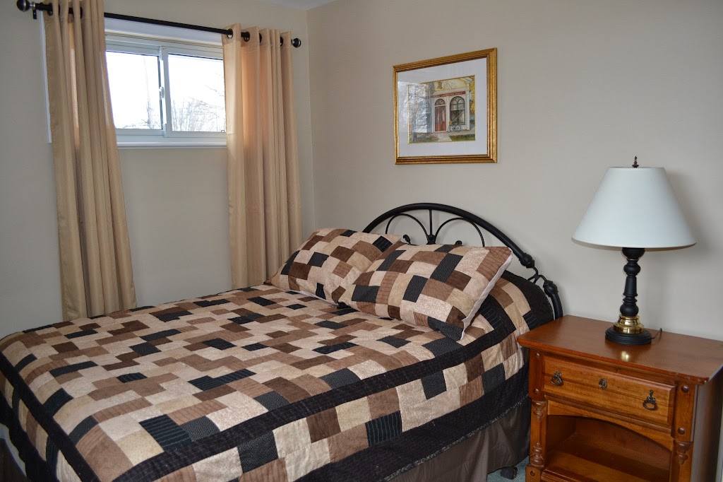 Niagara Falls Vacation Rentals | 8341 Breadner Crescent, Niagara Falls, ON L2G 6N6, Canada | Phone: (866) 689-2670