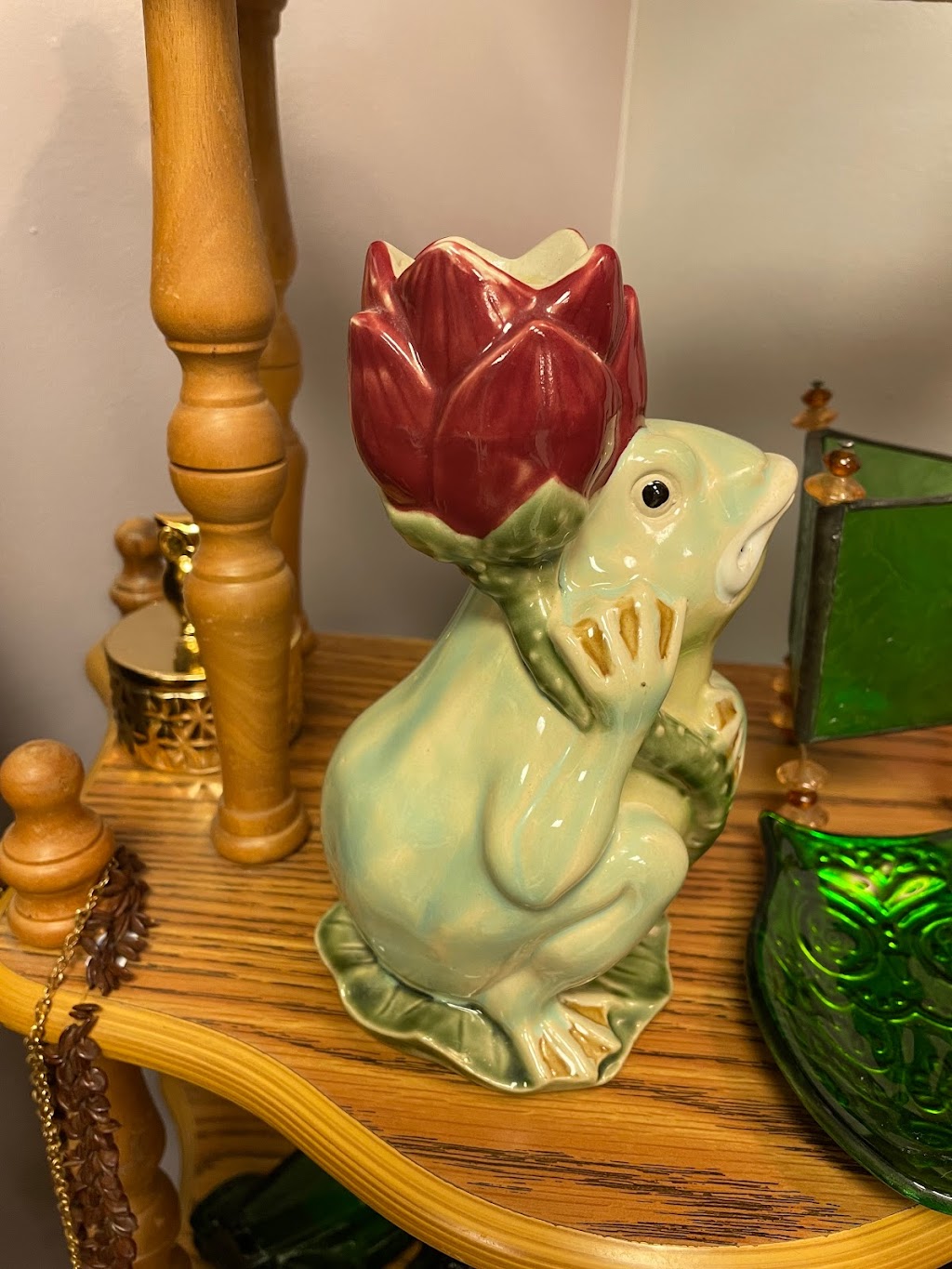 Antiques & Uniques in Ozona | 303 Orange St, Palm Harbor, FL 34683, USA | Phone: (727) 253-4976