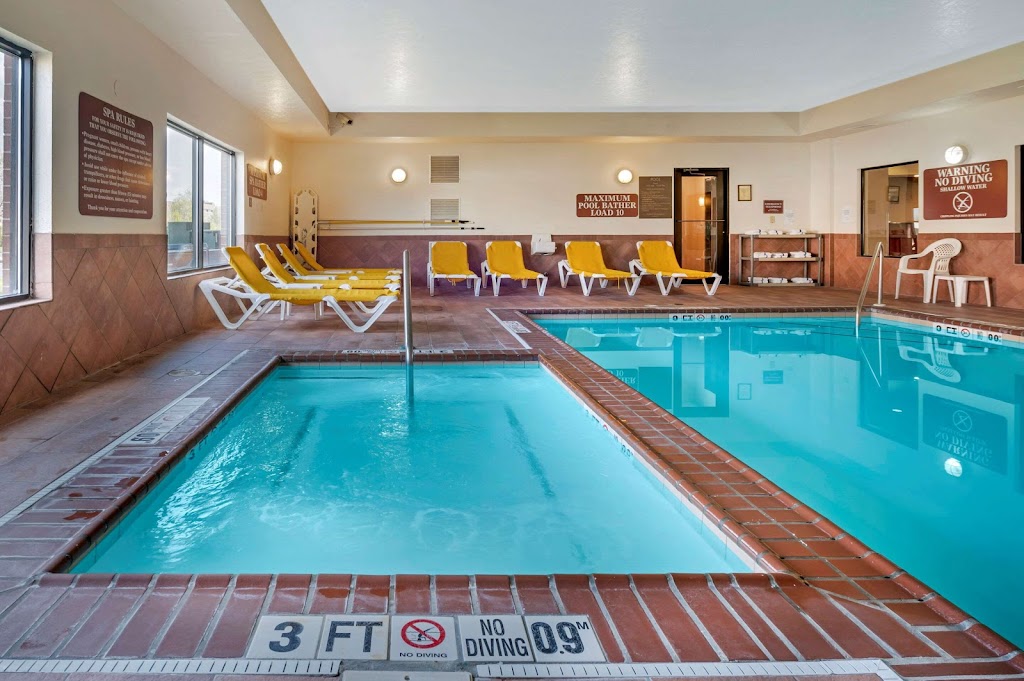 Comfort Suites Merrillville near US 30 | 1344 83rd Ave, Merrillville, IN 46410, USA | Phone: (219) 225-2051