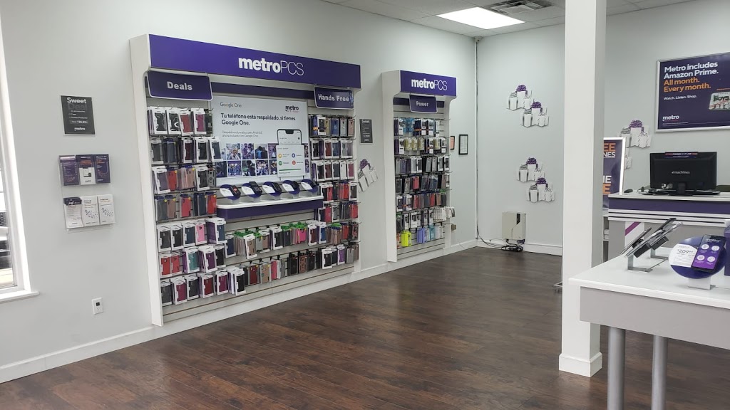 Metro by T-Mobile | 297 Burnside Ave, Lawrence, NY 11559, USA | Phone: (516) 812-6400