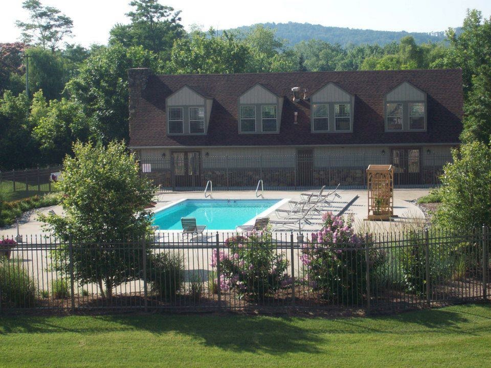 Newberry Parc | 250 Olde English Ct, Louisville, KY 40272, USA | Phone: (502) 935-3164