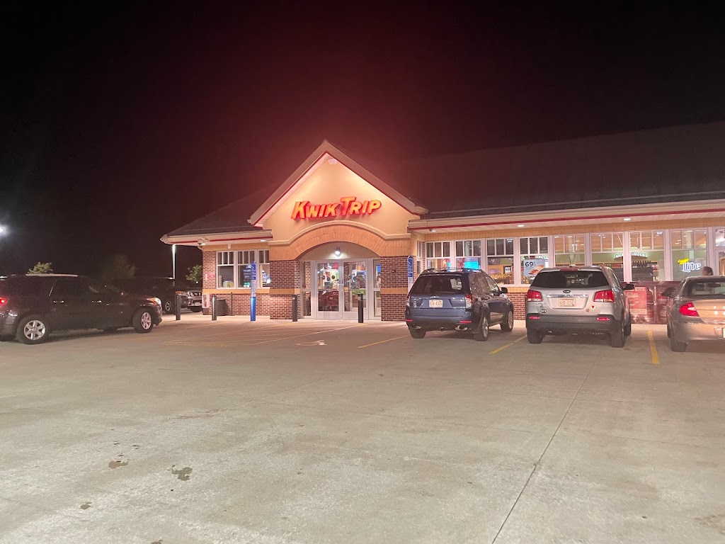 Kwik Trip #1038 | 2850 Prairie St, Prairie Du Sac, WI 53578, USA | Phone: (608) 643-6117