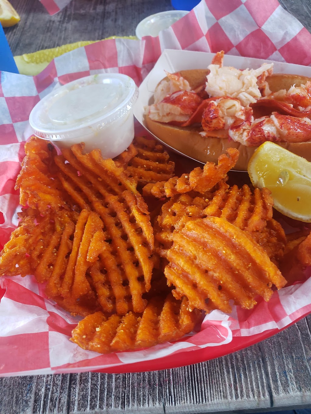 Point Lobster Co | 1 St Louis Ave, Point Pleasant Beach, NJ 08742, USA | Phone: (732) 892-1718