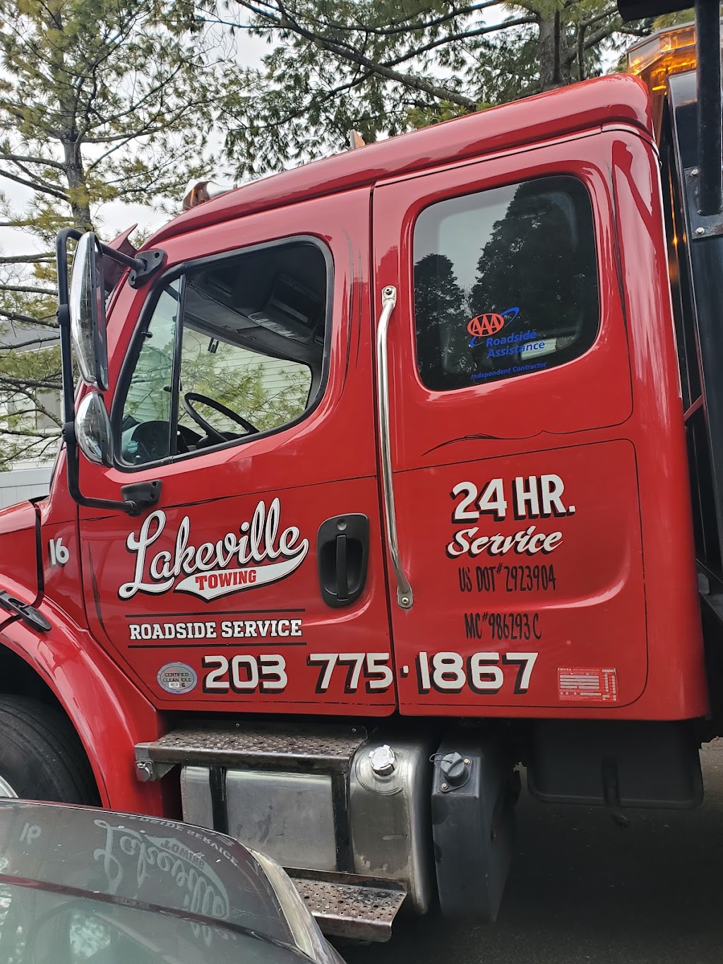 Lakeville Towing | 330 Candlewood Lake Rd, Brookfield, CT 06804, USA | Phone: (203) 942-1324