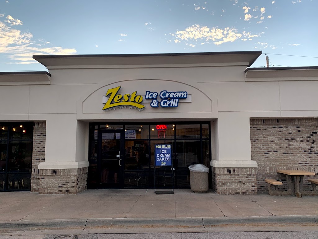 Zesto Ice Cream & Grill | 7130 N 102nd Cir, Omaha, NE 68122, USA | Phone: (402) 884-7106