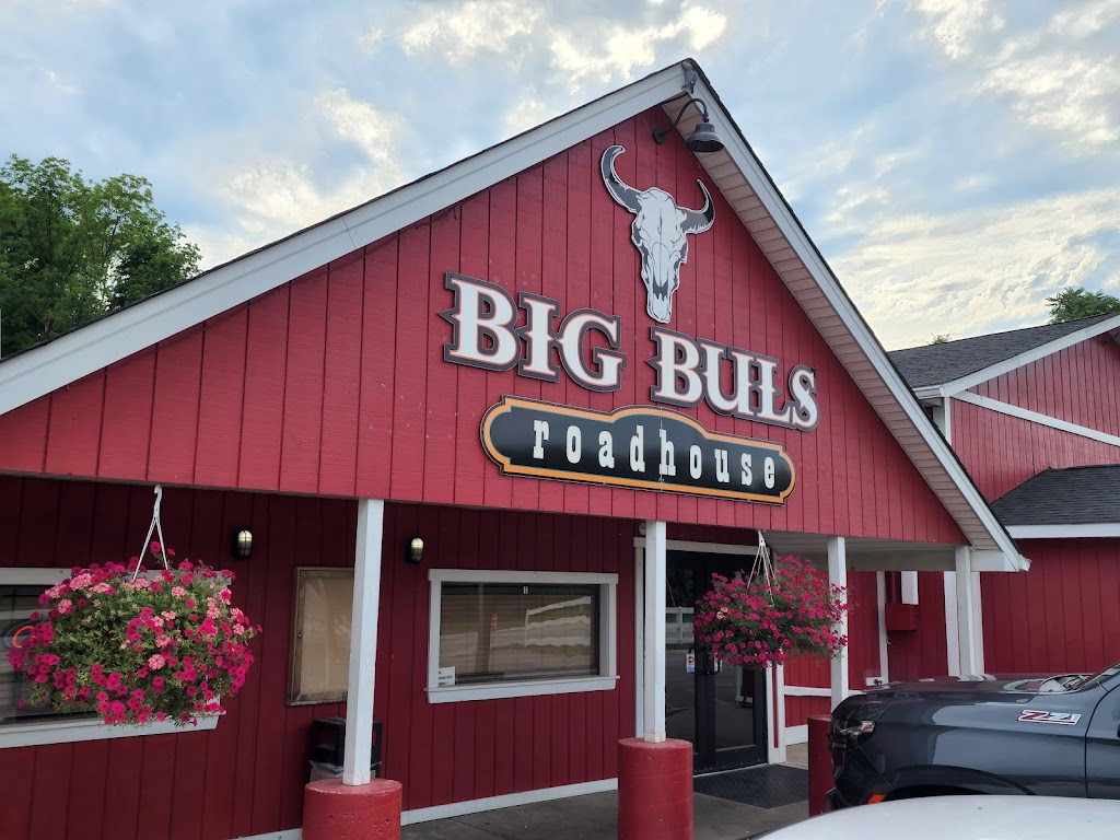 Big Buls Roadhouse | 2461 Ross Millville Rd, Hamilton, OH 45013, USA | Phone: (513) 844-2857