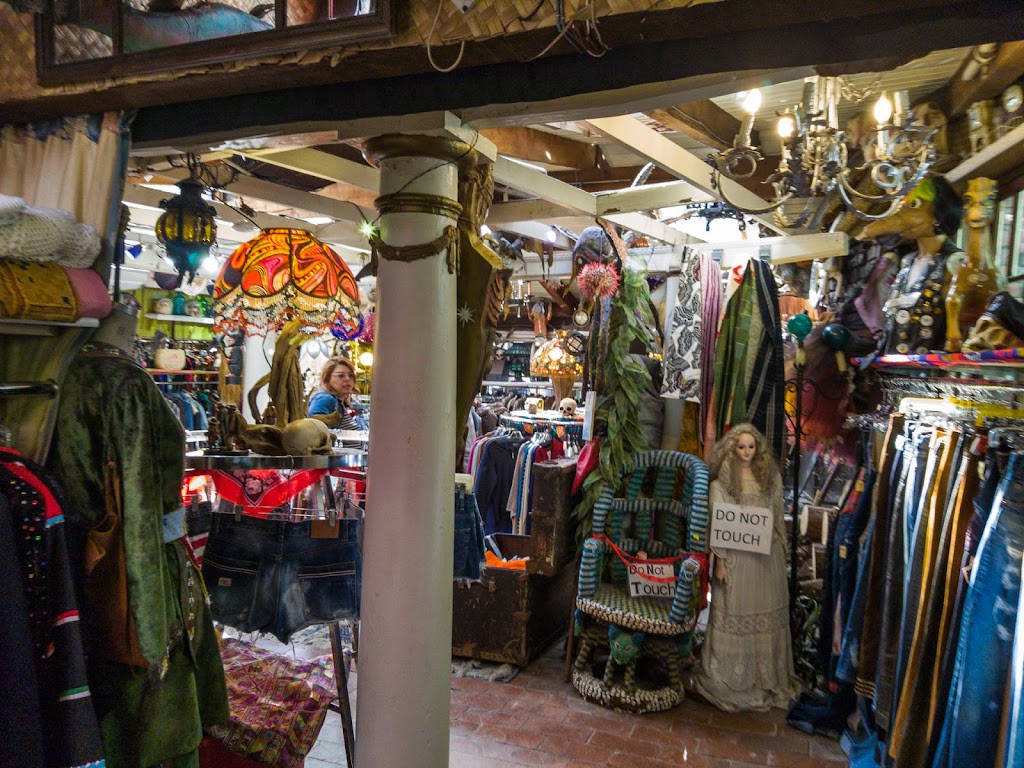 Hidden Treasures | 154 S Topanga Canyon Blvd, Topanga, CA 90290, USA | Phone: (310) 455-2998