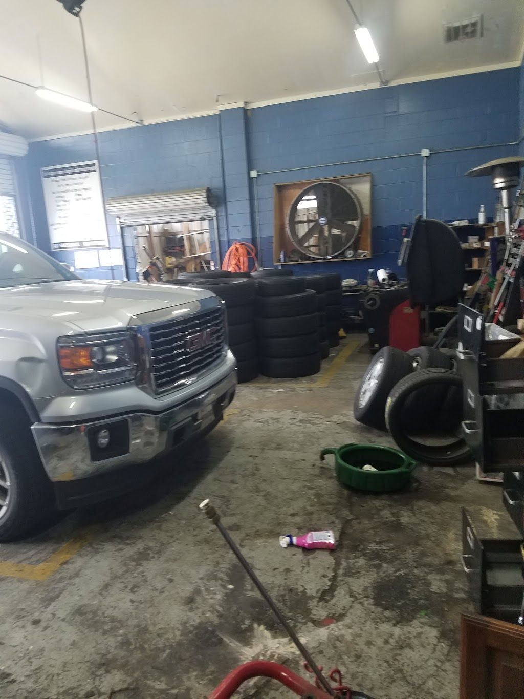 City town tire shop | 2595 N Sherwood Forest Dr, Baton Rouge, LA 70815, USA | Phone: (225) 272-1299