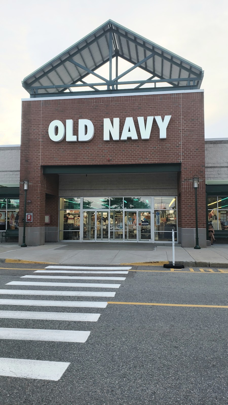 Old Navy | 1 Worcester Rd Bldg R-2, Framingham, MA 01701, USA | Phone: (508) 202-7085