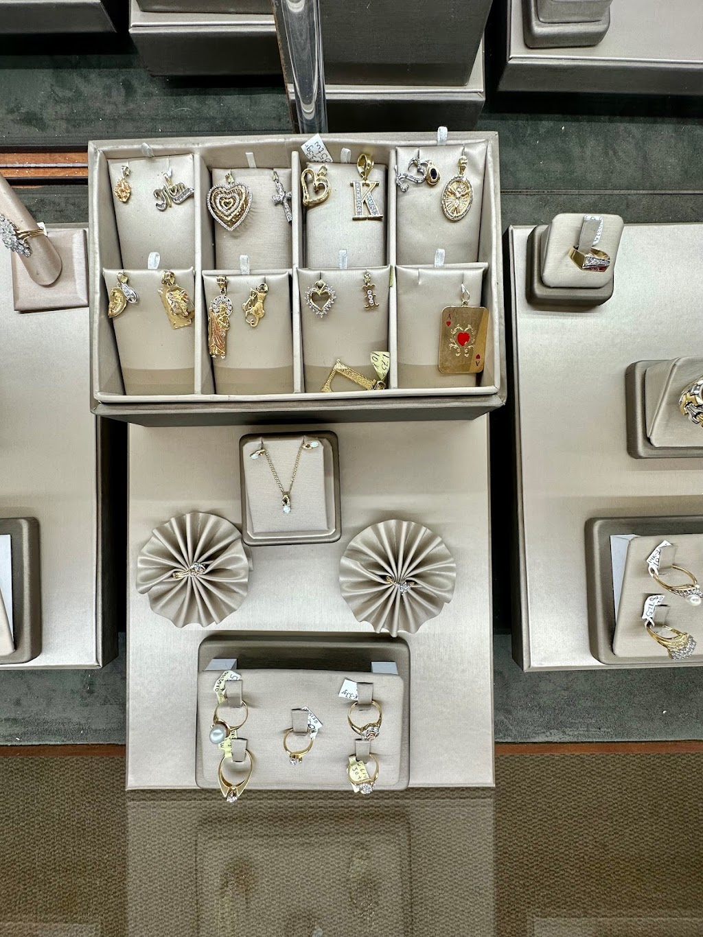 Redlands jewelry and repair | 702 W Colton Ave, Redlands, CA 92374, USA | Phone: (909) 735-5062