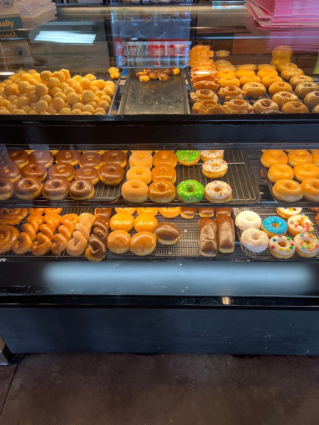 Snowflake Donuts & Kolaches | 1685 River Rd #100, Boerne, TX 78006, USA | Phone: (830) 331-2059