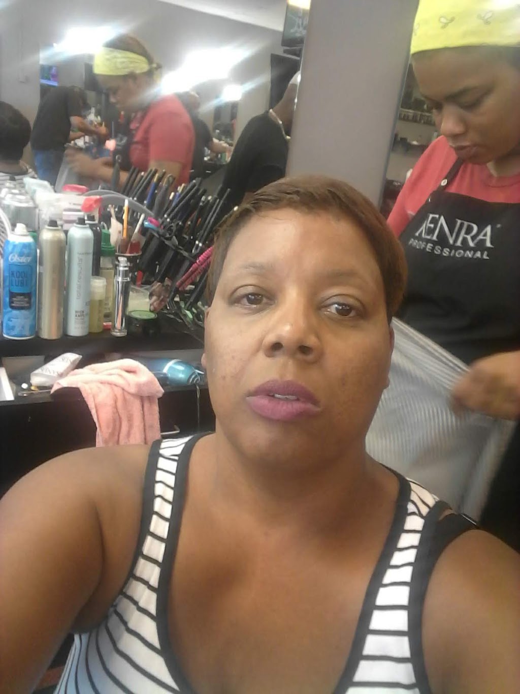 Klippers Barber Salon - hair care  | Photo 2 of 3 | Address: 9008 Overland Plaza, St. Louis, MO 63114, USA | Phone: (314) 801-8616