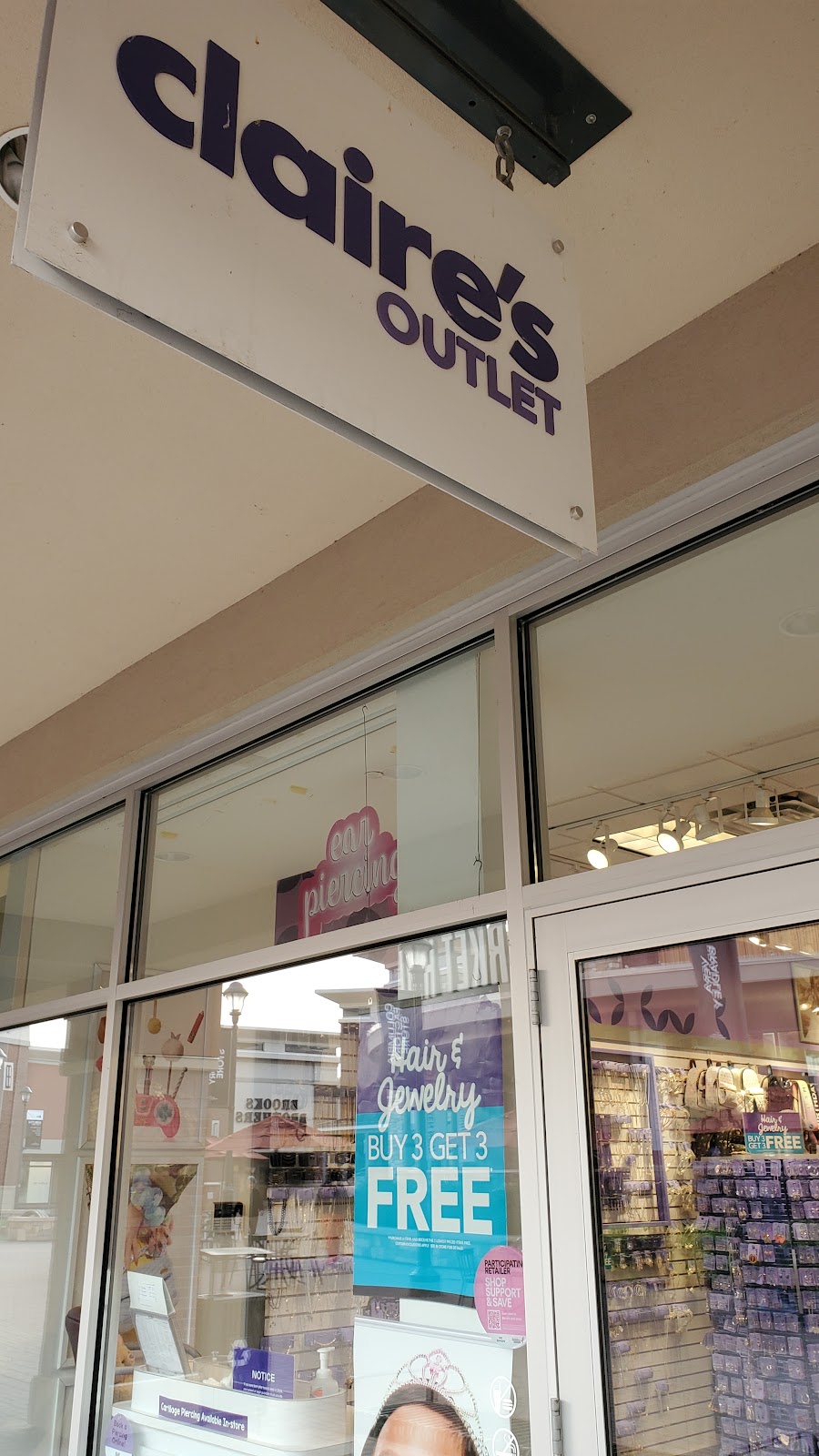 Claires | 3925 Eagan Outlets Pkwy #880, Eagan, MN 55122, USA | Phone: (651) 686-0321