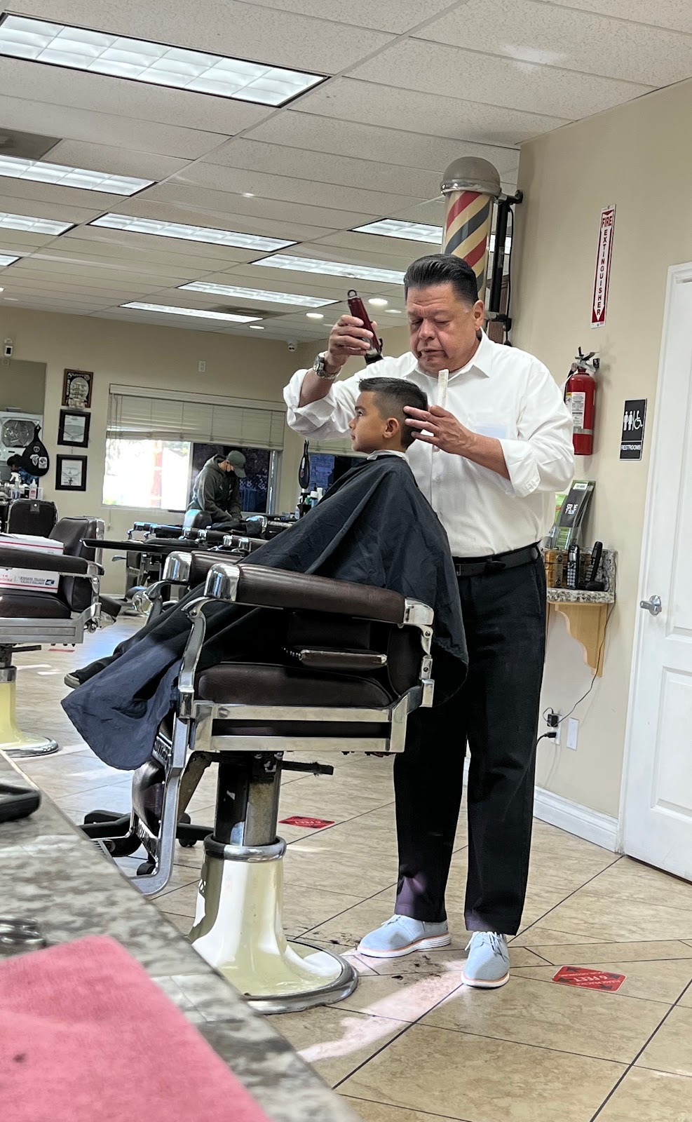 Patrons Barber Shop | 7618 Louise Ave # A, Van Nuys, CA 91406, USA | Phone: (818) 776-8702