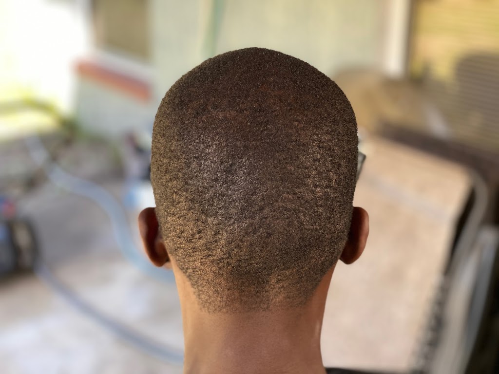 Uncle Bs Barbershop L.L.C | 118 Palmetto Ave NE, Winter Haven, FL 33881, USA | Phone: (689) 261-0023