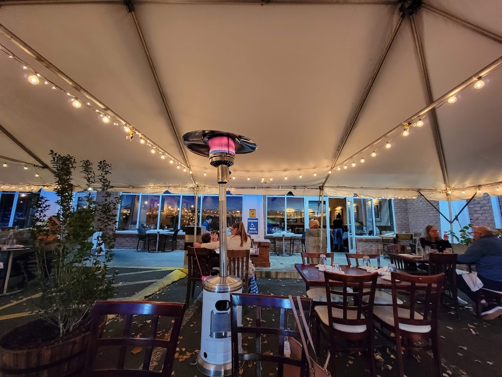 Market Place Kitchen & Bar - Danbury | 33 Mill Plain Rd, Danbury, CT 06811, USA | Phone: (203) 616-5836