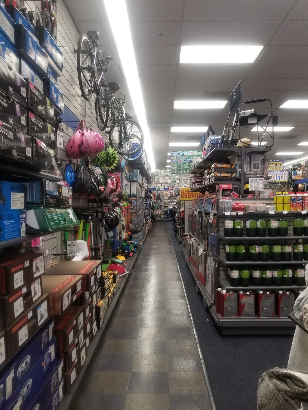 Big 5 Sporting Goods | 1421 W 17th St, Santa Ana, CA 92706, USA | Phone: (714) 564-0356