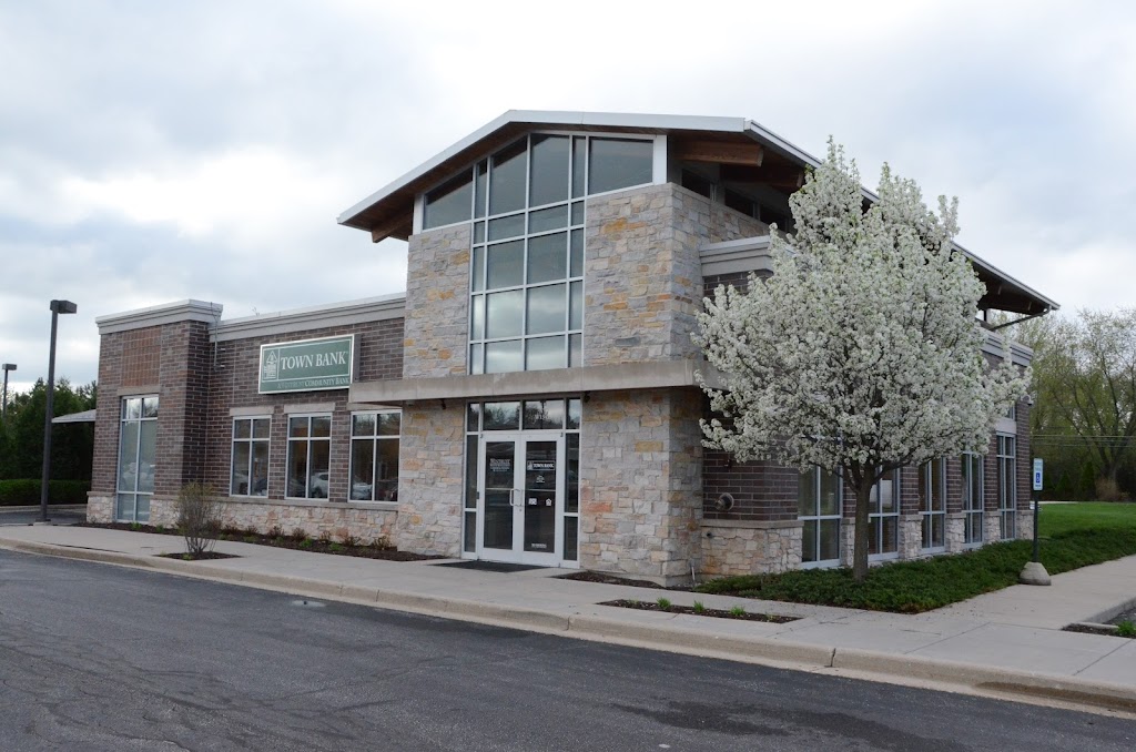 Town Bank | N 72, W13435 Jacob Ln, Menomonee Falls, WI 53051, USA | Phone: (262) 251-3938