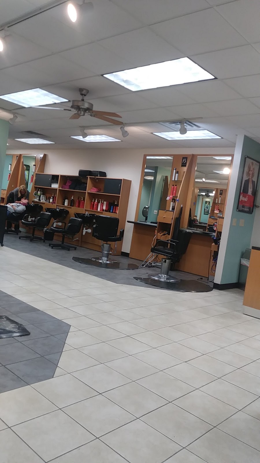 Fantastic Sams Cut & Color | 1828 Vaughn Rd, Wood River, IL 62095 | Phone: (618) 259-7267