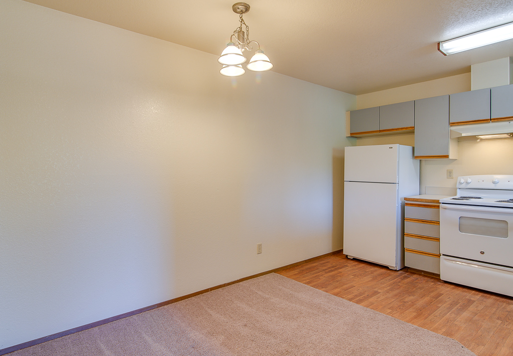 Bayview Apartment Homes | 30911 1st Ave S, Federal Way, WA 98003, USA | Phone: (253) 839-7898