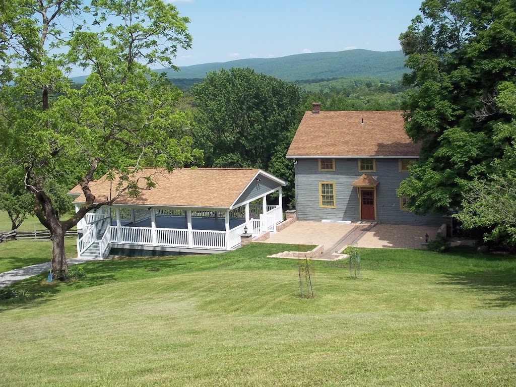 Baneberry Meadows Bed & Breakfast | 327 Mountain View Rd, Donegal, PA 15628, USA | Phone: (724) 261-8444