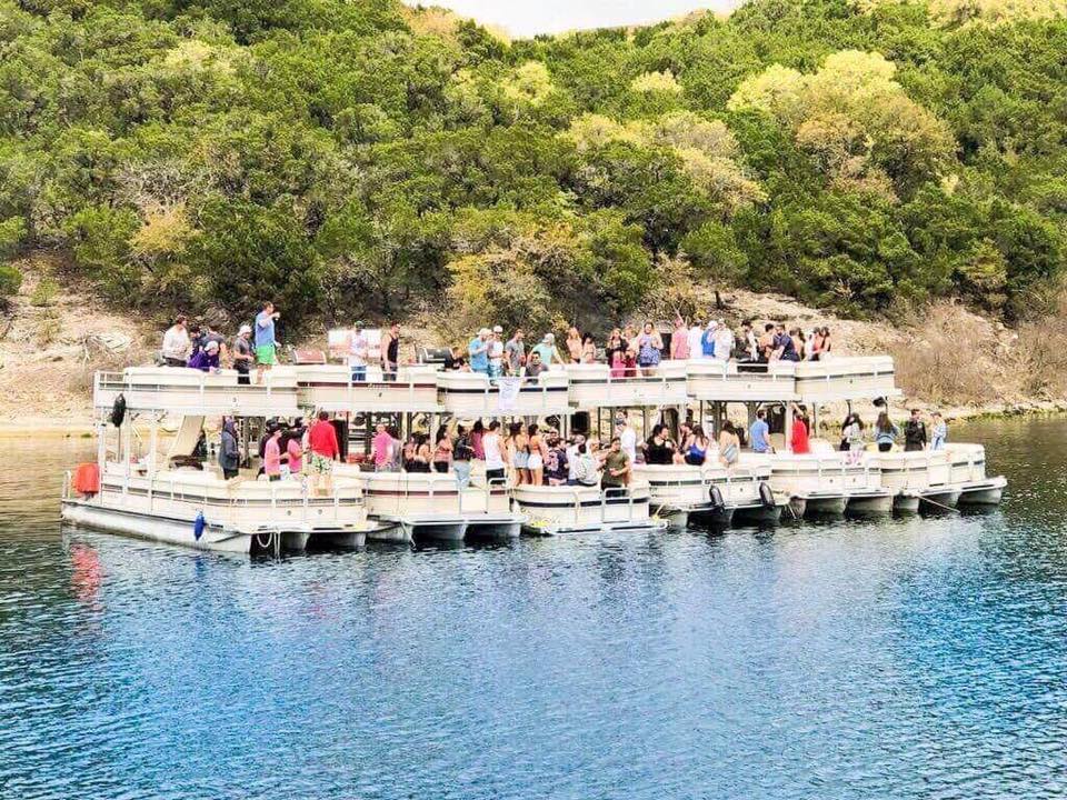 Austins Boat Tours | E, 16200 Lakeshore Dr, Austin, TX 78734, USA | Phone: (512) 476-2628