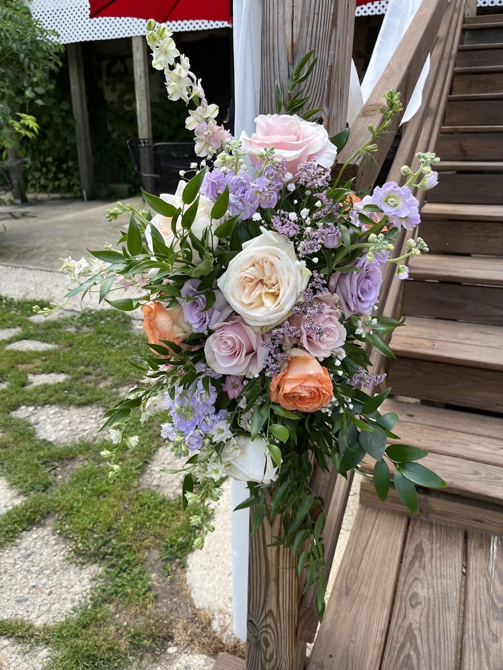 White Fence Flower Co. | 8736 N Trescher Rd, Milton, WI 53563, USA | Phone: (608) 290-5243