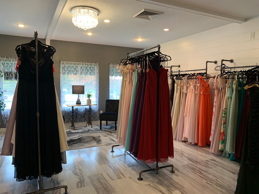 A Change of a Dress | 10 Triad South Dr C, St Charles, MO 63304, USA | Phone: (636) 244-1945