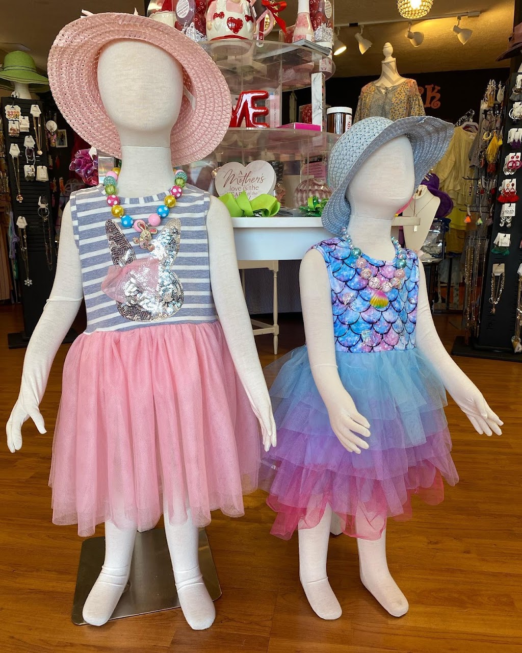 Pretty in Pink Boutique of Shelbyville | 1745 Midland Trail, Shelbyville, KY 40065, USA | Phone: (502) 655-0160