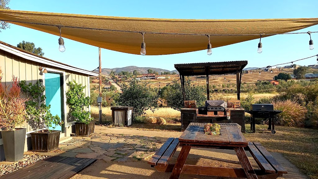 Finca Vidandrei- Casa Eucalipto | Colindante con viñedo la Lomita Vinicola Mexicana Ejido El Porvenir, 22755 Francisco Zarco (Valle de Guadalupe), B.C Ejido El Porvenir, 22755 Ensenada, B.C., Mexico | Phone: 646 112 0038