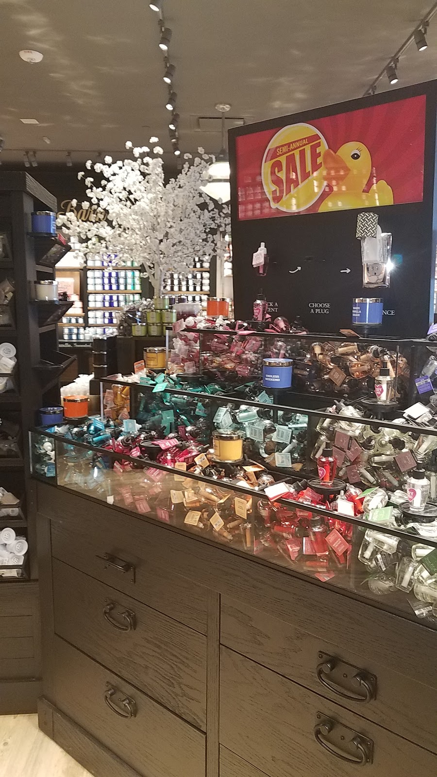 Bath & Body Works | 225 Adams Dr, Weatherford, TX 76086, USA | Phone: (817) 458-3526