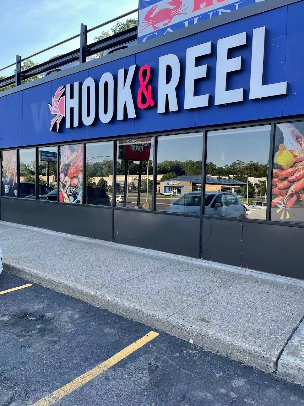 Hook & Reel Cajun Seafood & Bar | 2375 Central Park Ave, Yonkers, NY 10710, USA | Phone: (914) 355-7739