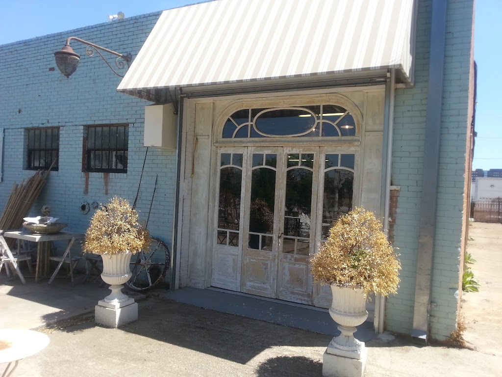 Country Garden Antiques | 147 Parkhouse St, Dallas, TX 75207, USA | Phone: (214) 741-9331