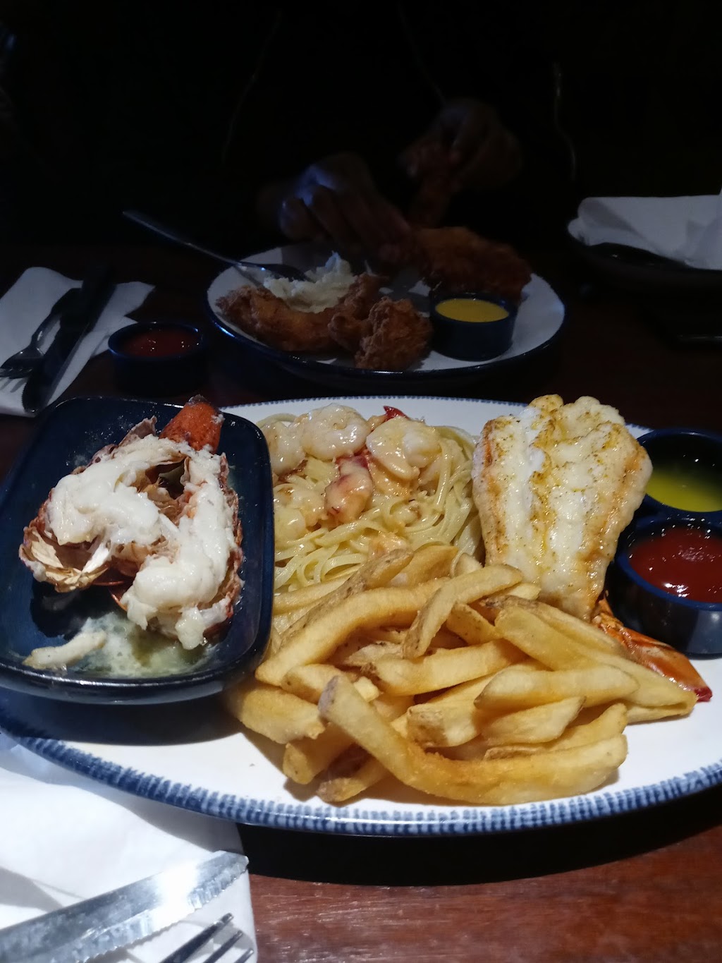 Red Lobster | 10854 E Alameda Ave, Aurora, CO 80012 | Phone: (303) 343-6161