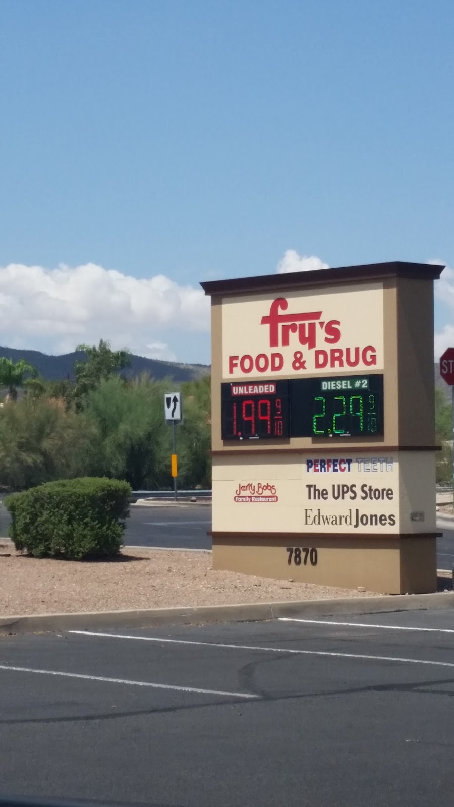 Frys Fuel Center | 7840 N Silverbell Rd, Tucson, AZ 85743, USA | Phone: (520) 744-7866