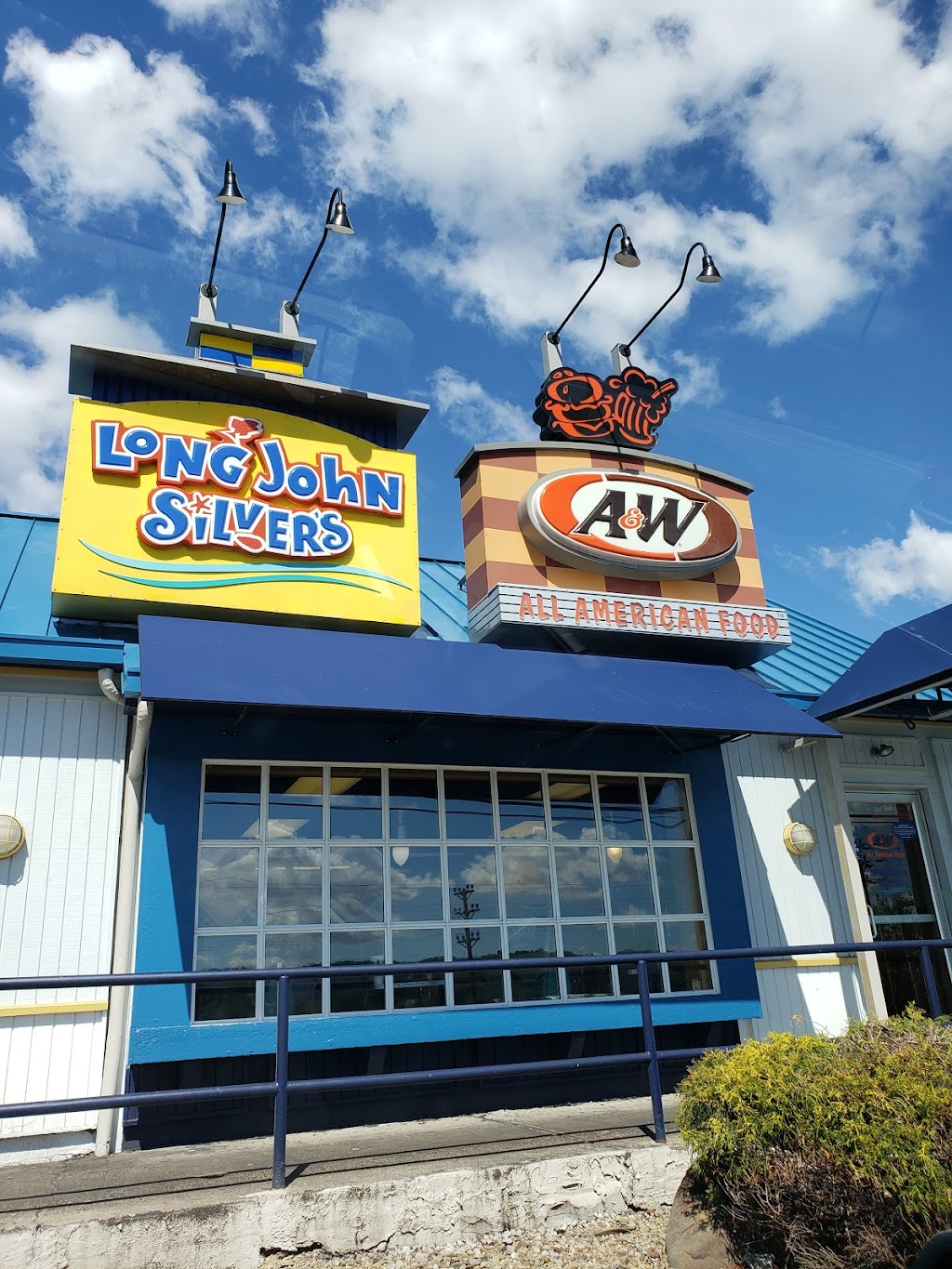 A&W Restaurant | 750 Ohio River Blvd, East Rochester, PA 15074, USA | Phone: (724) 728-1170