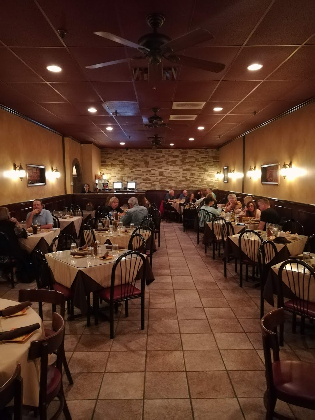 Mezza Luna Italian Restaurant | 357 US-9, Manalapan Township, NJ 07726, USA | Phone: (732) 536-0207