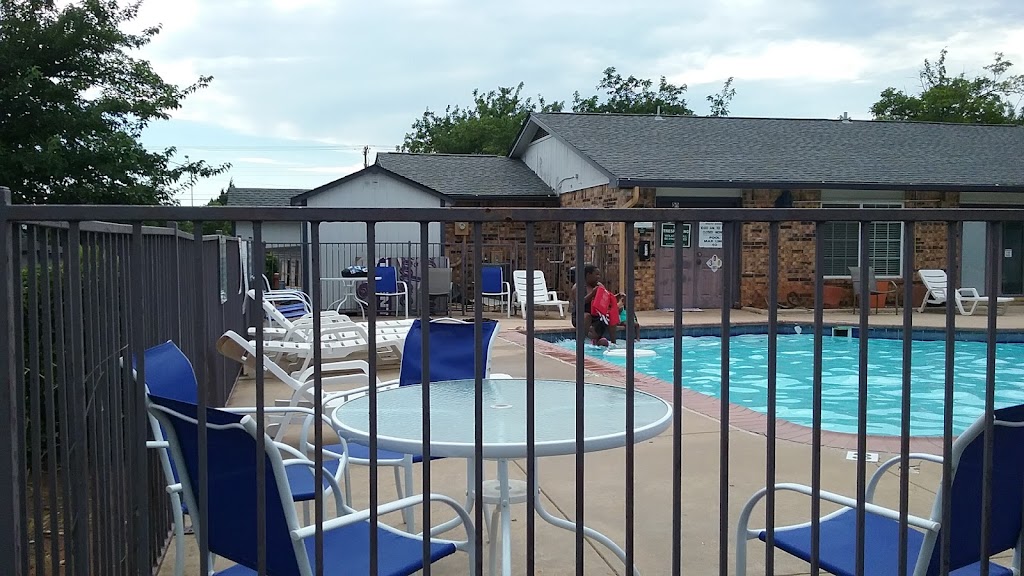 Meadow Ridge Apartments | 1168 N Douglas Blvd, Midwest City, OK 73130, USA | Phone: (405) 737-1675