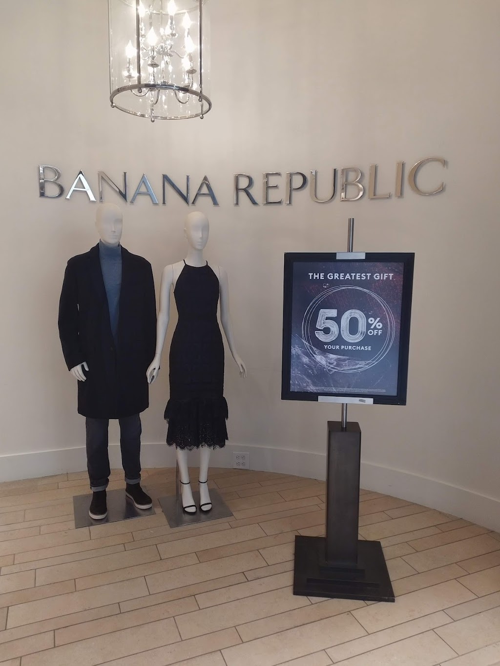 Banana Republic | 60 31st Ave #125, San Mateo, CA 94403 | Phone: (650) 345-9300