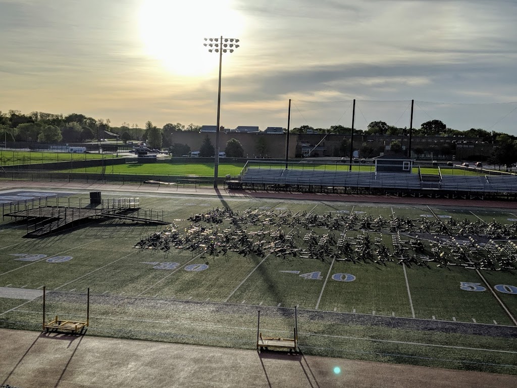 Downers Grove South High School | 1436 Norfolk St, Downers Grove, IL 60516, USA | Phone: (630) 795-8500