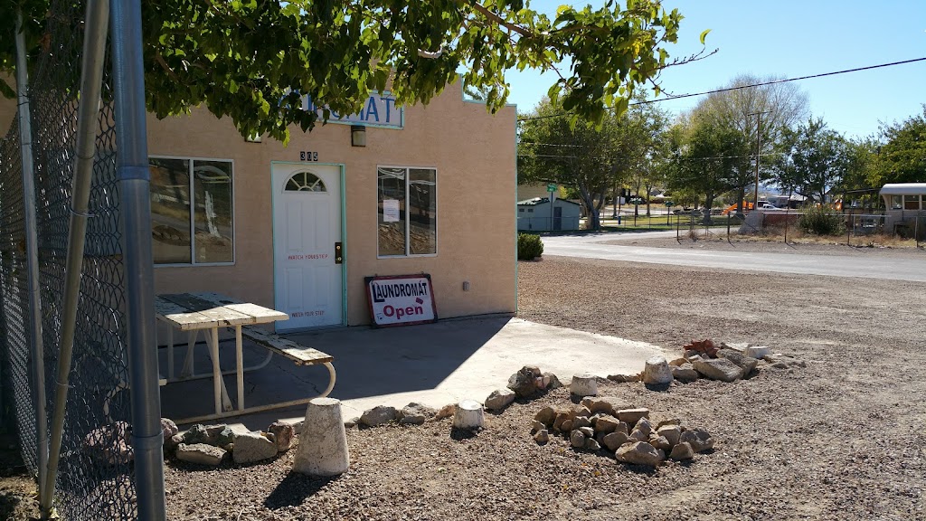 Bubbles N Bleach Laundromat | 305 Cottonwood Cove Rd, Searchlight, NV 89046, USA | Phone: (619) 659-4448