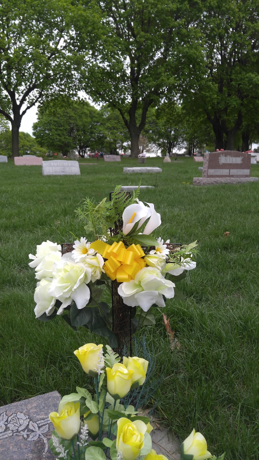 Fairview Cemetery | 8400 Adams St, Lincoln, NE 68507, USA | Phone: (402) 474-4500