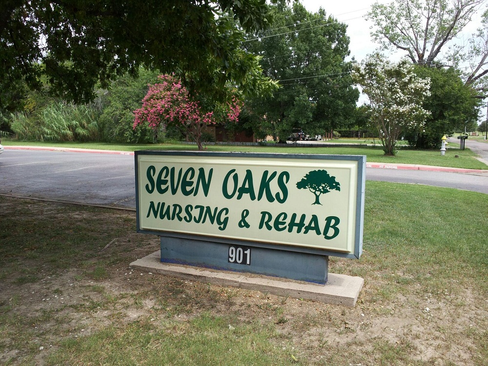 Seven Oaks Nursing & Rehabilitation | 901 Seven Oaks Rd, Bonham, TX 75418, USA | Phone: (903) 583-2191