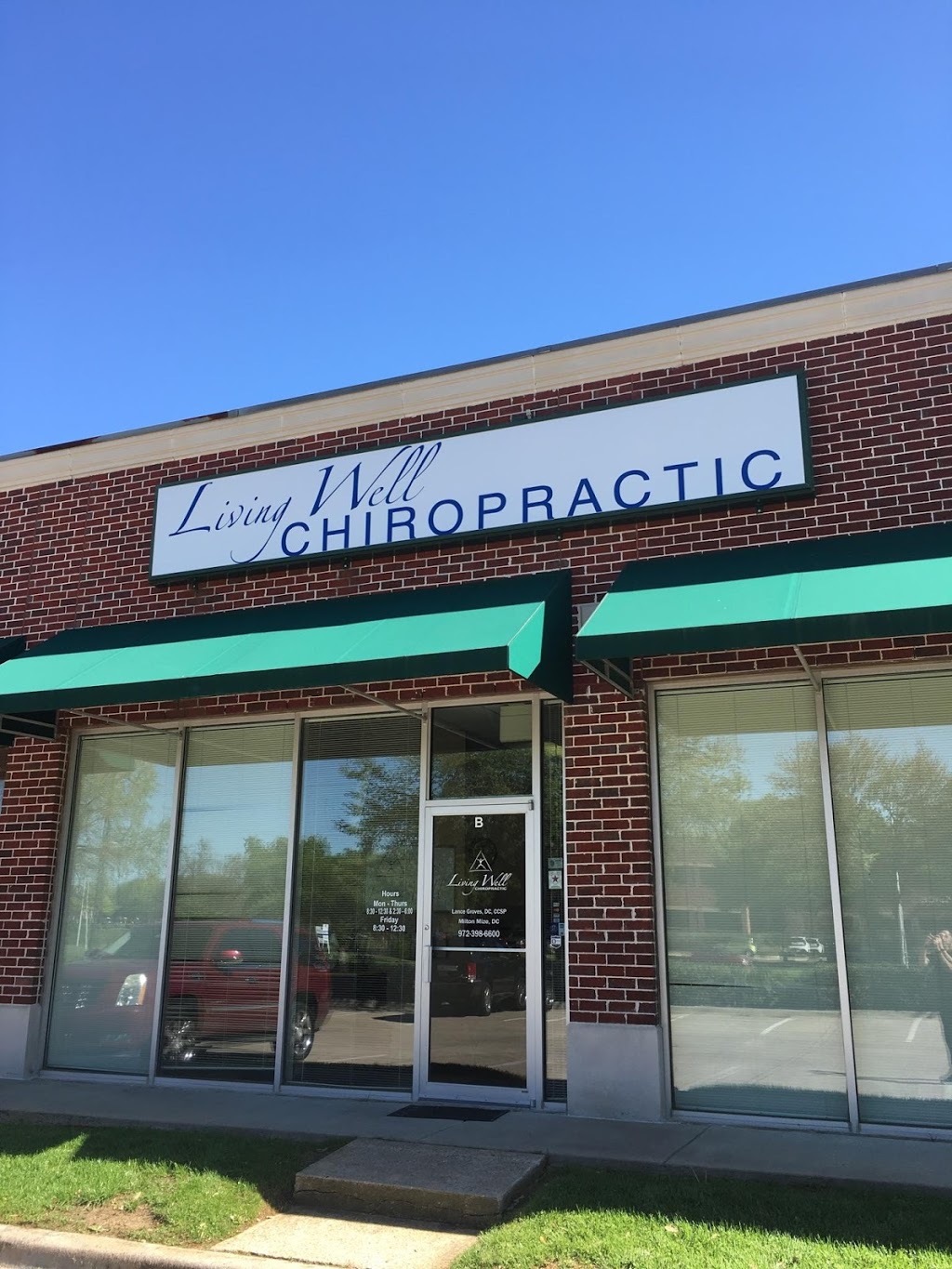Living Well Chiropractic of Plano | 2120 W Spring Creek Pkwy ste b, Plano, TX 75023, USA | Phone: (972) 398-6600